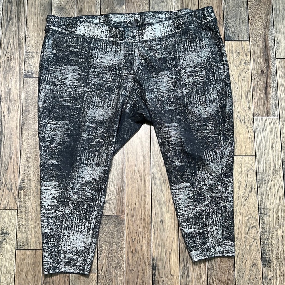 Torrid leggings size 5
